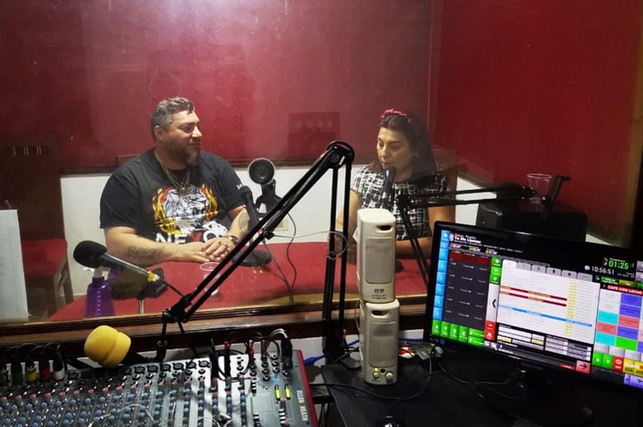 Javier Miranda en Radio Educativa de Santa Cruz.