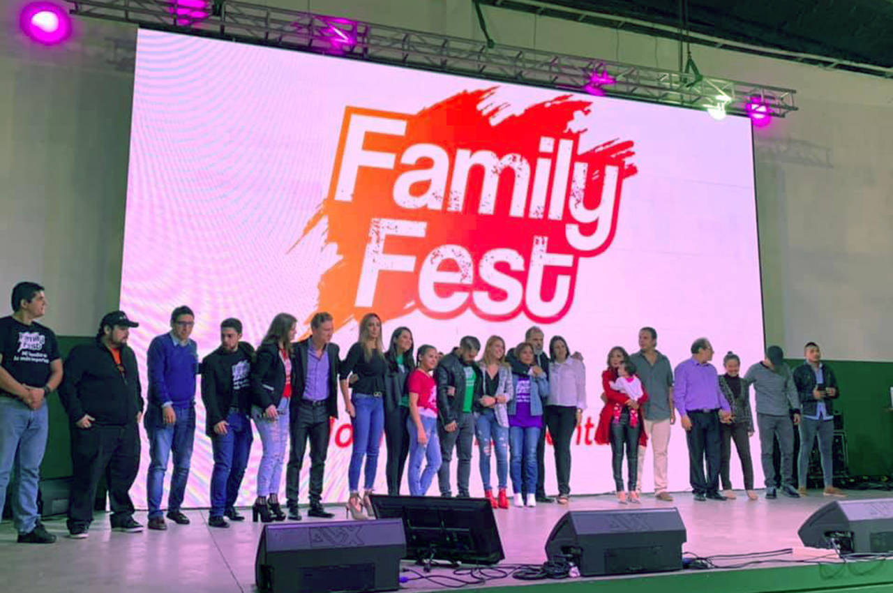 Pantalla de LED Nexos 8x5 en evento Family Fest.